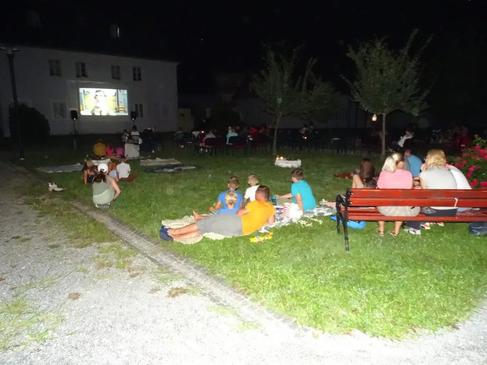 kino pod zvijezdama
