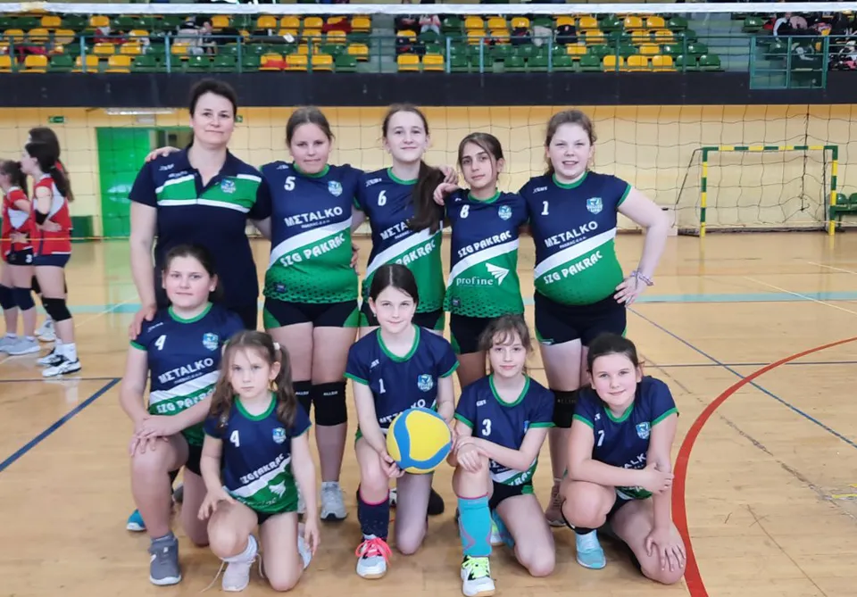 Fotografija uz članak „AKTIVNOSTI PAKRAČKIH ODBOJKAŠICA Dobri nastupi na Sportskim igrama mladih i završnici Lige Valpovštine“
