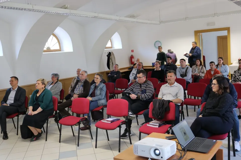 Fotografija uz članak „OBILJEŽAVANJE 27. GODIŠNJICE „BLJESKA“ Pakračanima predstavljena izvorna povijesna građa o Domovinskom ratu“