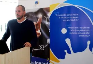 Fotografija uz članak „RADNI SASTANAK PONEDJELJKOM: OPG – ovci zainteresirani za novce, ne i za prezentacije“