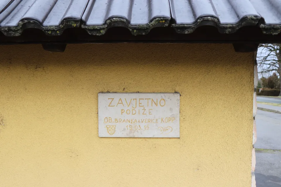 Fotografija uz članak „Badljevčani uz novog župnika Ivana Kozića obnavljaju Crkvu Sv. Ivana Krstitelja“