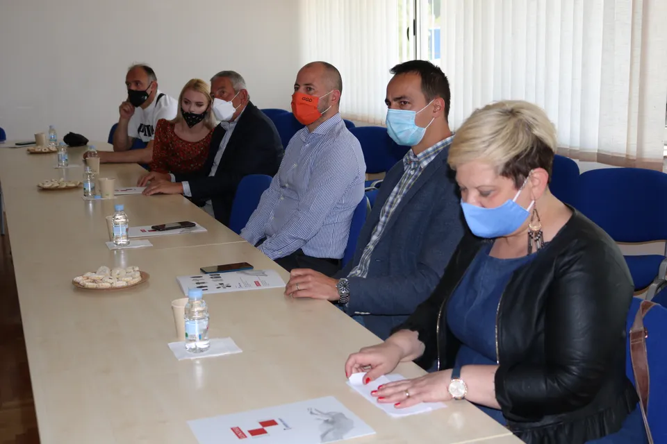 Fotografija uz članak „PAKRAČKI "LINTEO" ZANIMLJIV SVJETSKOM VELIKANU: Na korak do vrijednog ugovora!“