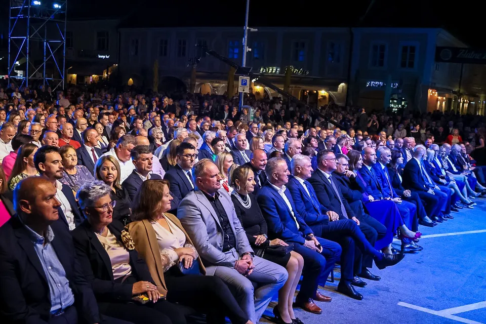 Fotografija uz članak „56. Zlatne žice Slavonije završile najavom sljedećeg festivala“