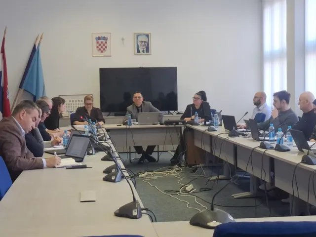 Fotografija uz članak „AKTUALNI SAT GV PAKRAC Najviše rasprave o poskupljenju vode i infrastrukturnim temama“