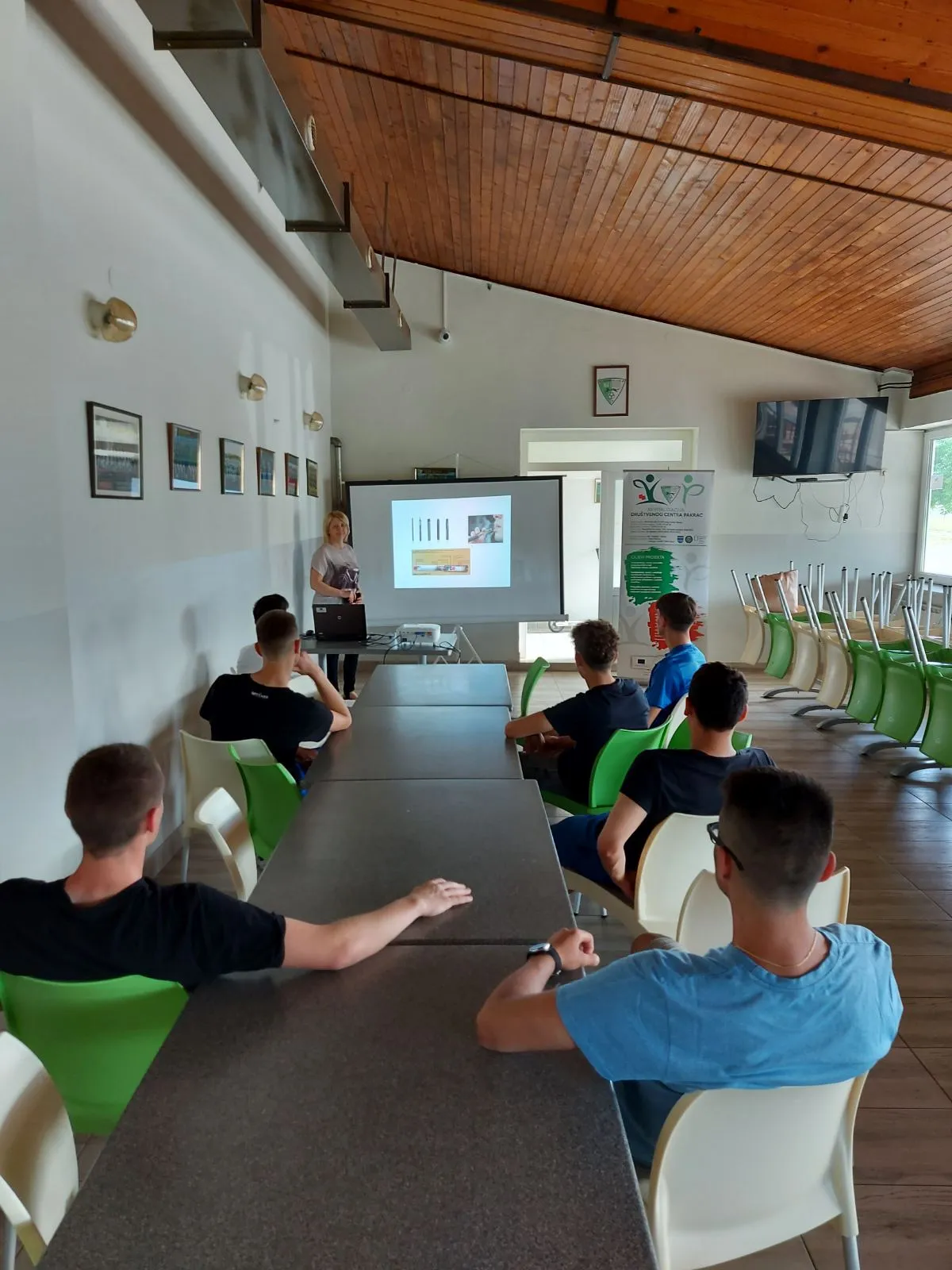 Fotografija uz članak „(PROMO) "REVITALIZACIJA DRUŠTVENOG CENTRA PAKRAC" Radionica povodom Svjetskog dana nepušenja“