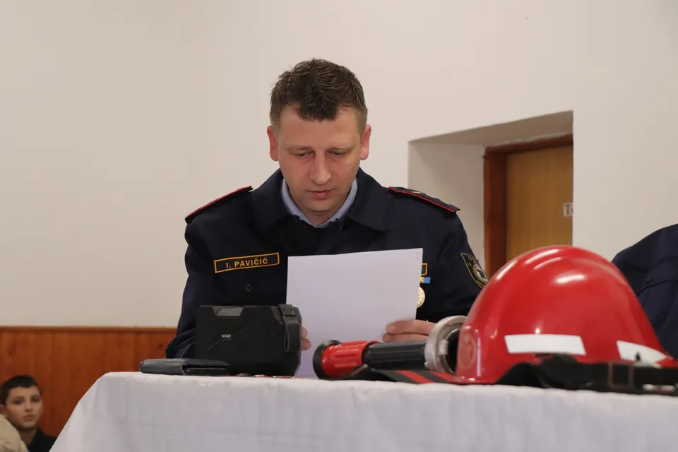 Fotografija uz članak „SKUPŠTINA DVD V. BANOVAC Karlo i Mateo Rek preuzeli zapovjedničke štafete“