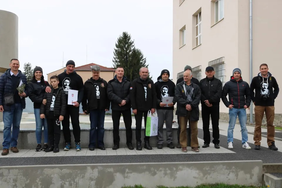 Fotografija uz članak „BICIKLOM OD LEPOGLAVE DO PAKRACA U čast i spomen na poginulog oca“