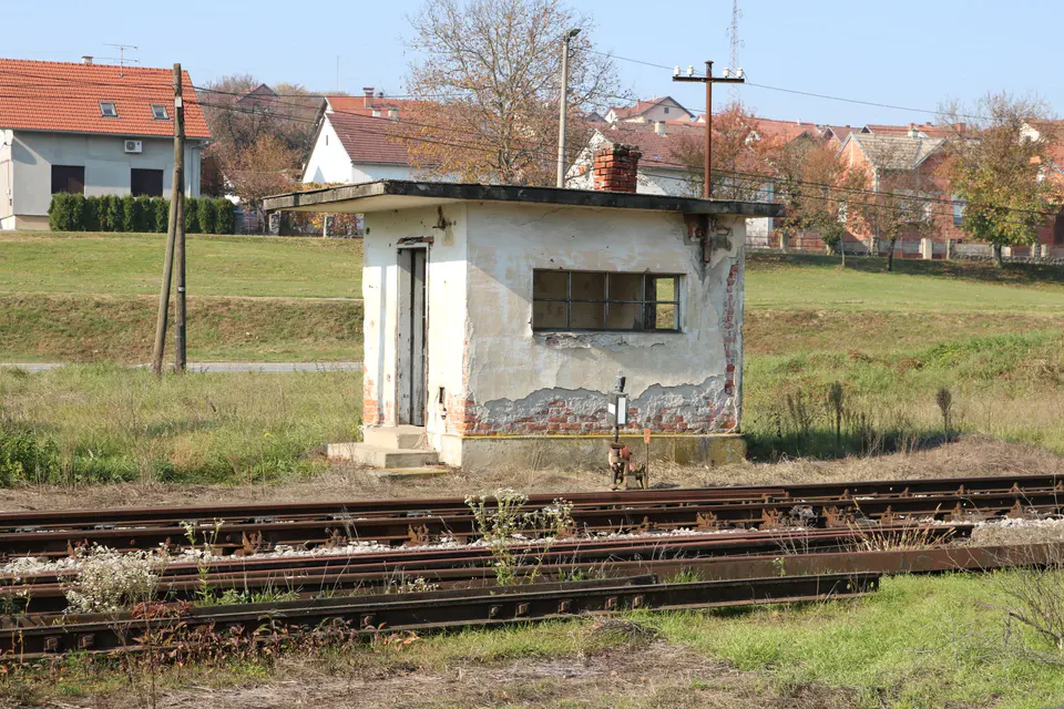 Fotografija uz članak „OSLIKAN ZID STAROG ŽELJEZNIČKOG KOLODVORA "Dobro došli u Pakrac" na novi, moderniji način“