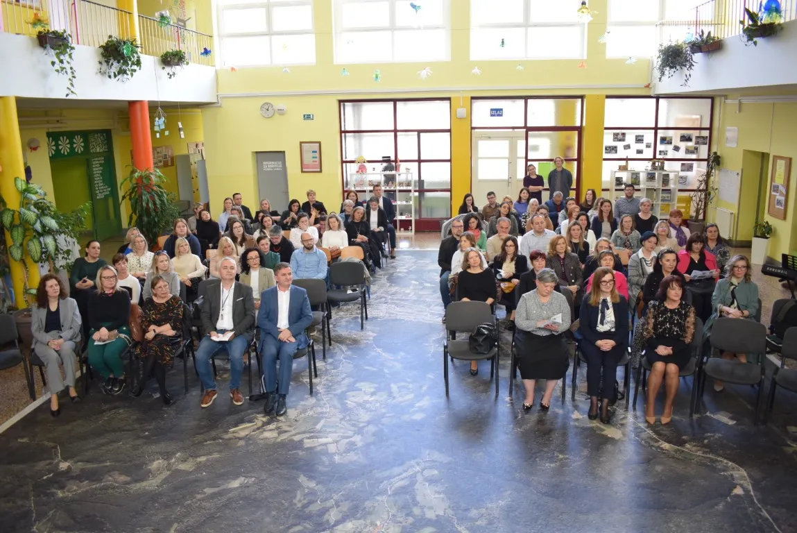 skola konferencija