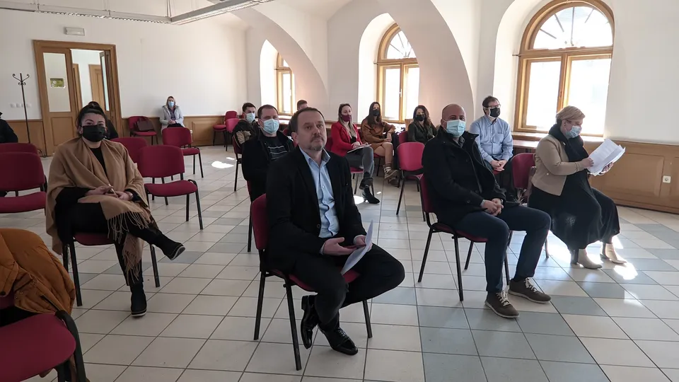 Fotografija uz članak „SAVJET MLADIH / PREZENTACIJA APN KREDITA Pakračkim korisnicima kredita subvencija 42 posto!“