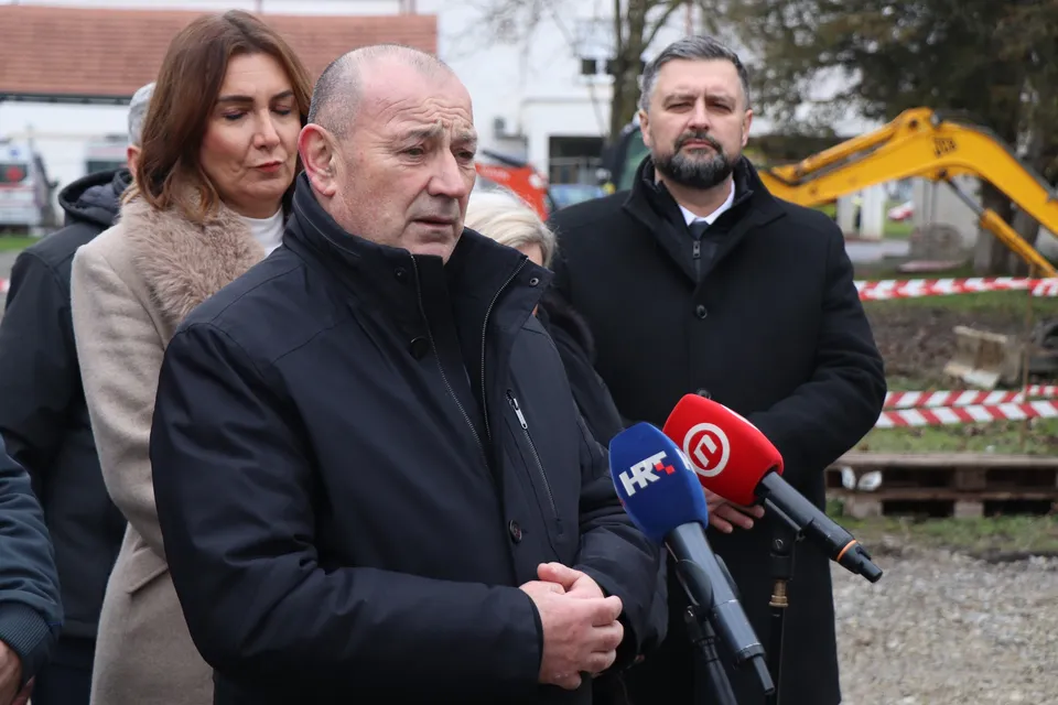 Fotografija uz članak „Ministar hrvatskih branitelja Tomo Medved obišao Braniteljski centar u Pakracu“