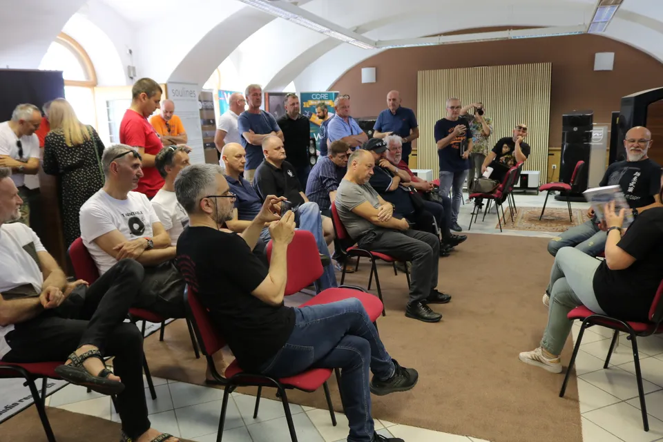 Fotografija uz članak „DOBRO DVORIŠTE U KURIJI / Gotovo savršen Multi-dan za kraj 10. Multipaka“