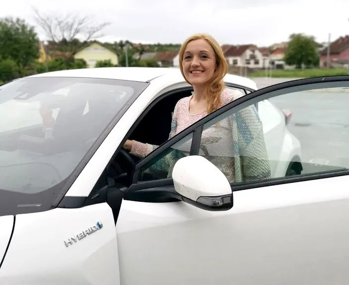 Fotografija uz članak „VOZIMO HIBRIDNE I ELEKTRO AUTOMOBILE: U Pakracu već prometuju, uskoro i punionica“