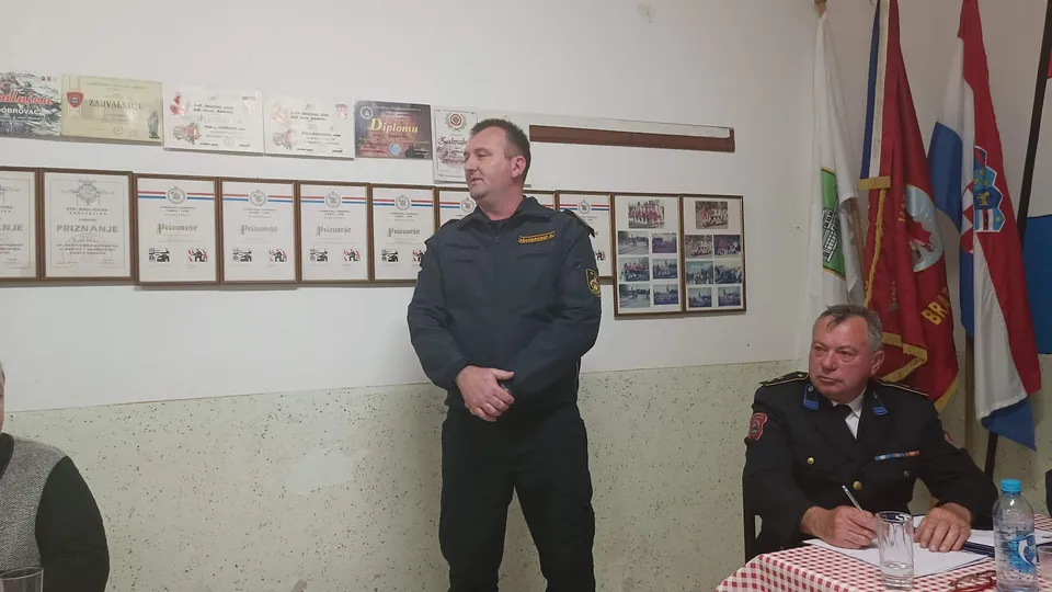 Fotografija uz članak „SKUPŠTINA VATROGASNE ZAJEDNICE PODRUČJA PAKRAC-LIPIK T. Stokić: Iza nas je izazovna godina začinjena Covidom“