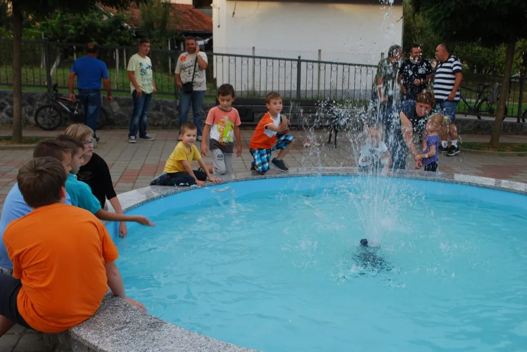 Fotografija uz članak „NOVO OBILJEŽJE: Puštena u rad prekopakranska fontana“