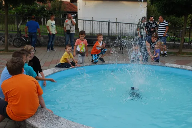 Fotografija uz članak „NOVO OBILJEŽJE: Puštena u rad prekopakranska fontana“