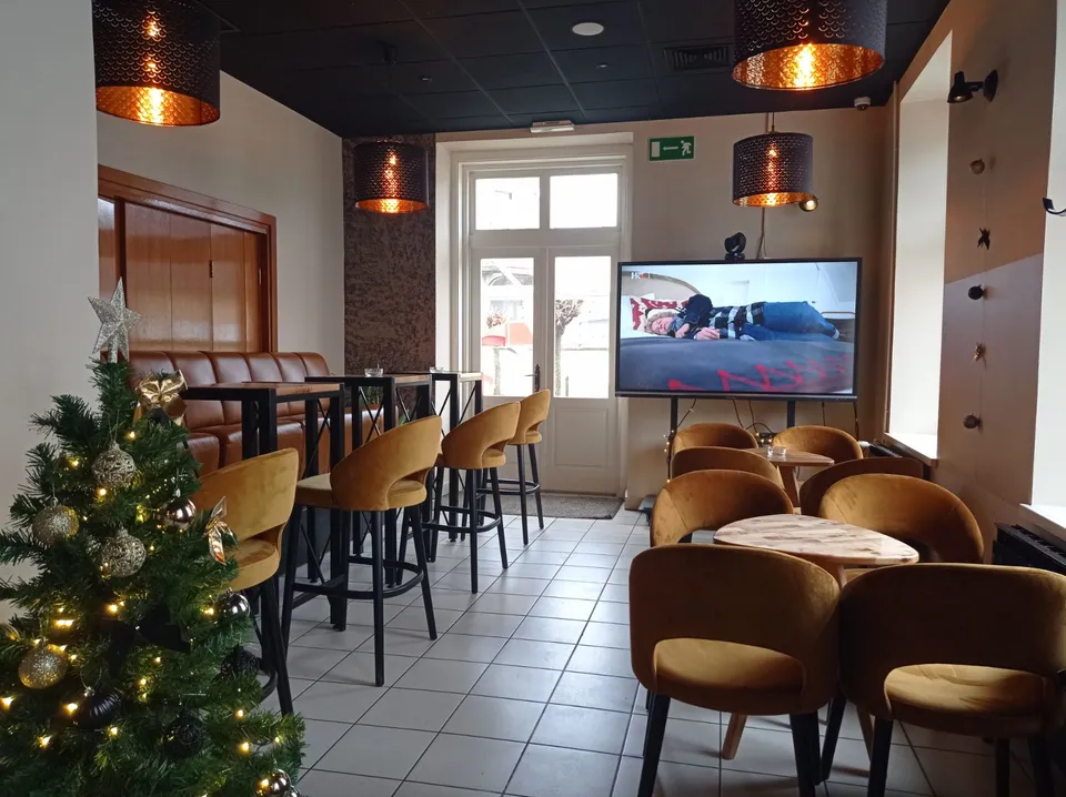 Fotografija uz članak „HOTEL PAKRAC Počeo s radom caffe bar „Moneta““