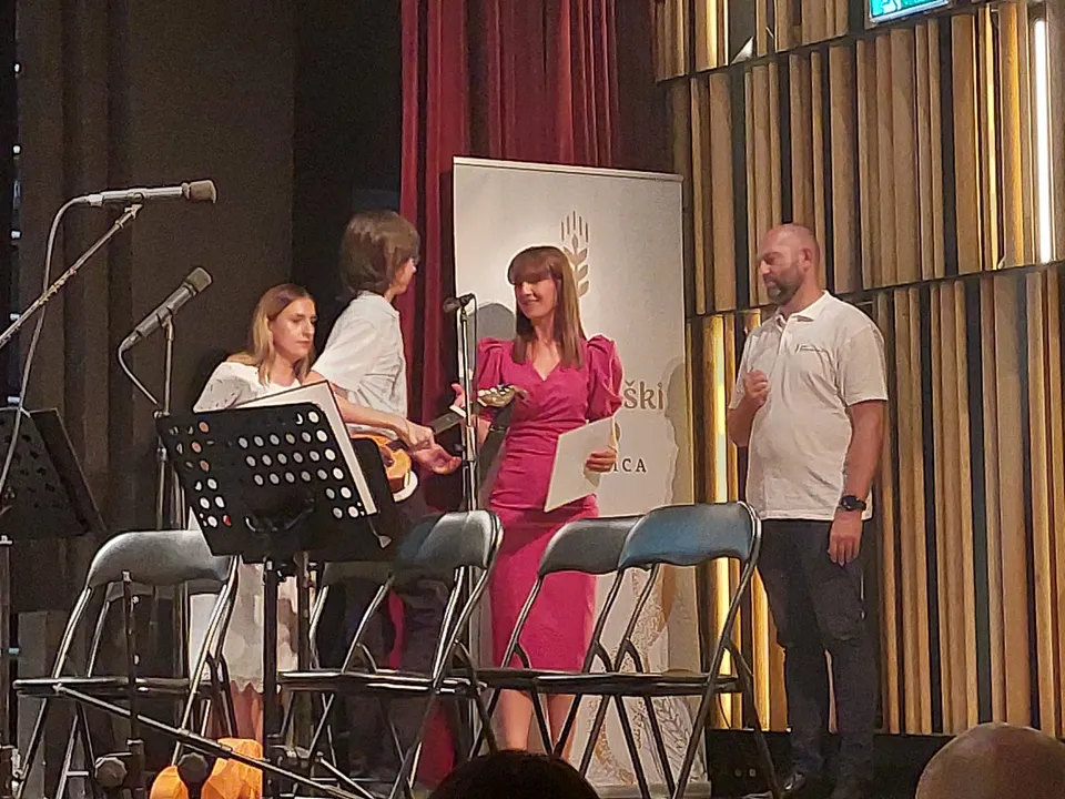 Fotografija uz članak „PAKRAČKI UČENICI U LJETNOM TAMBURAŠKOM KAMPU  Šimun Delišimunović i Luka Brus „brusili“ glazbena umijeća“