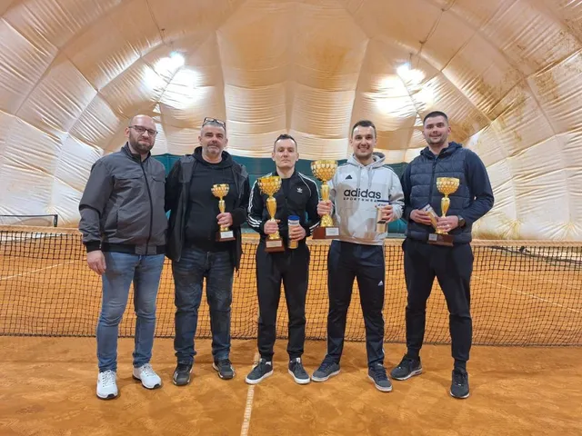 Fotografija uz članak „TENISKA ZIMSKA LIGA Perković uvjerljivo do naslova“