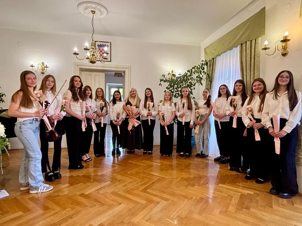 Fotografija uz članak „OGŠ PAKRAC Koncert vokalnog sastava Aoide“