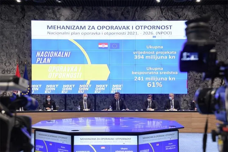 Fotografija uz članak „POTPISAN UGOVOR Vatrogasnom domu u Pakracu za obnovu  4,3 milijuna kuna“