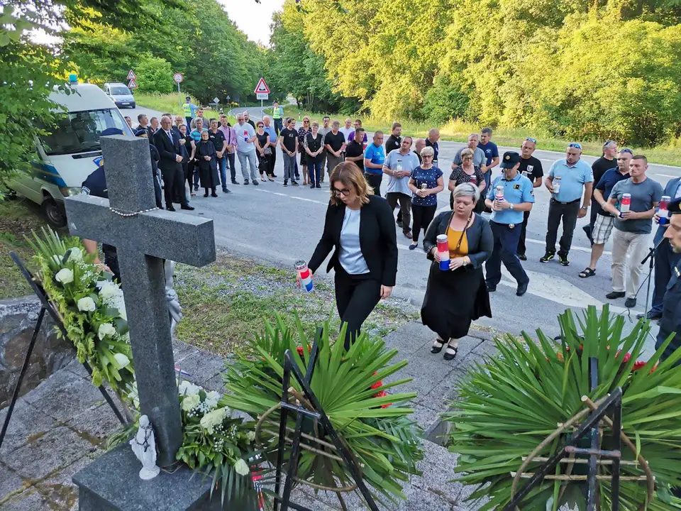 Fotografija uz članak „KOMEMORACIJA VLADI LAUČANU: 30. obljetnica mučkog ubojstva hrvatskog heroja“