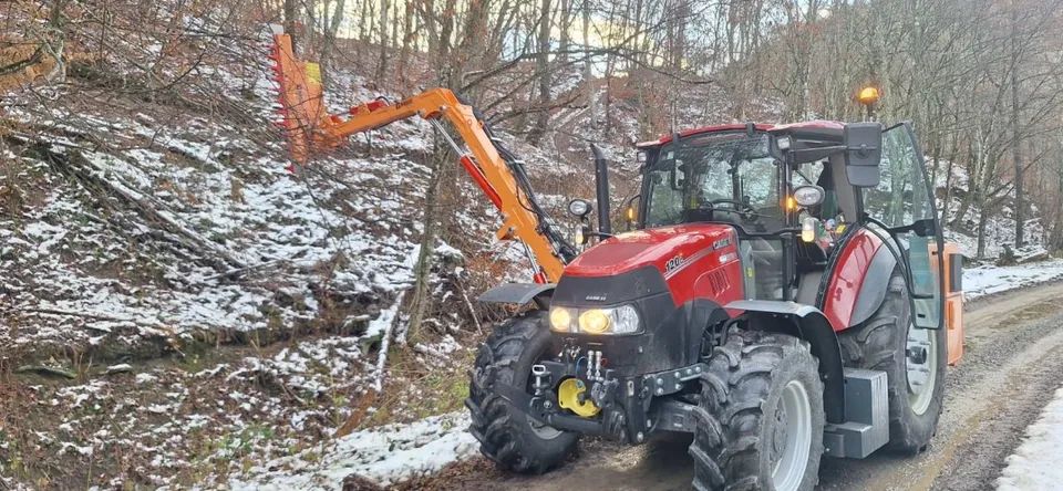 Fotografija uz članak „ALMIR DELIHODŽIĆ,UPRAVITELJ VLASTITOG POGONA GRADA PAKRACA Svakodnevni rad u službi građana: „Radim posao koji volim““
