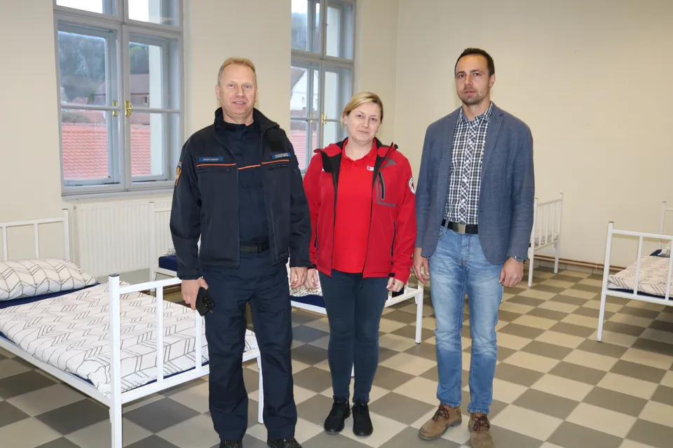 Fotografija uz članak „PRIHVATNI CENTAR UNUTAR HCK PAKRAC Pristiglo dvadeset ukrajinskih izbjeglica“