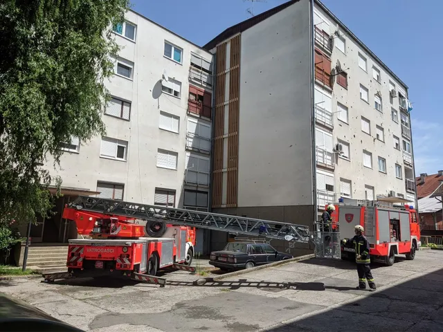 Fotografija uz članak „NEVRIJEME PROUZROČILO MATERIJALNU ŠTETU Jak olujni vjetar uništio krov zgrade!“
