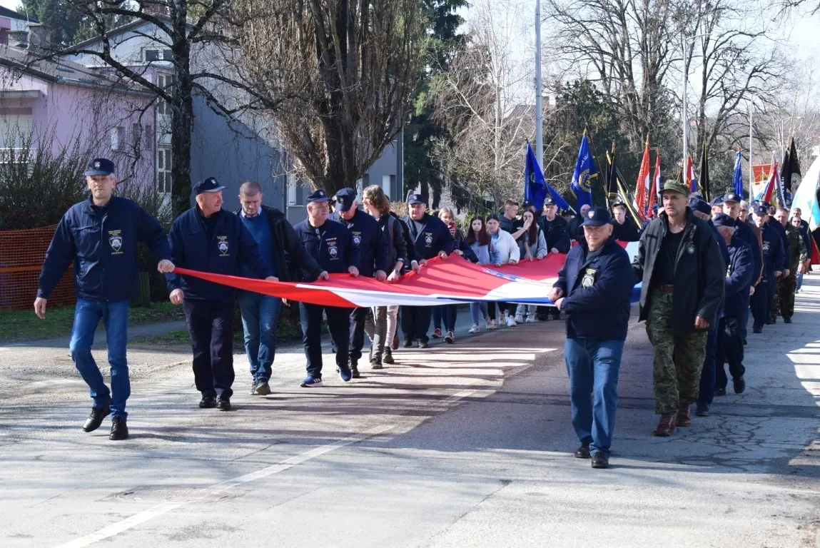 svecani mimohod naslovna