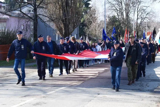 svecani mimohod naslovna