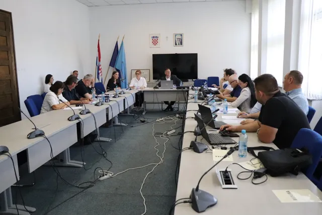 Fotografija uz članak „GRADSKO VIJEĆE Obnova zgrada, budućnost odlagališta i pogrebne usluge obilježile raspravu“