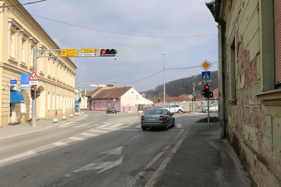 cesta grad