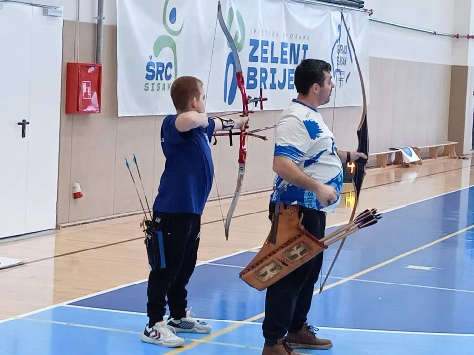 Fotografija uz članak „STRELIČARSKI KLUB KUNA U Sisku Šimić zlatni, Marošević srebrni“