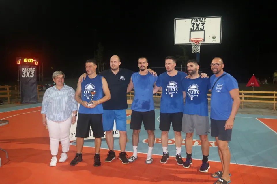Fotografija uz članak „ZAVRŠEN TURNIR "PAKRAC 3X3" Dvije lokalne ekipe na postolju“