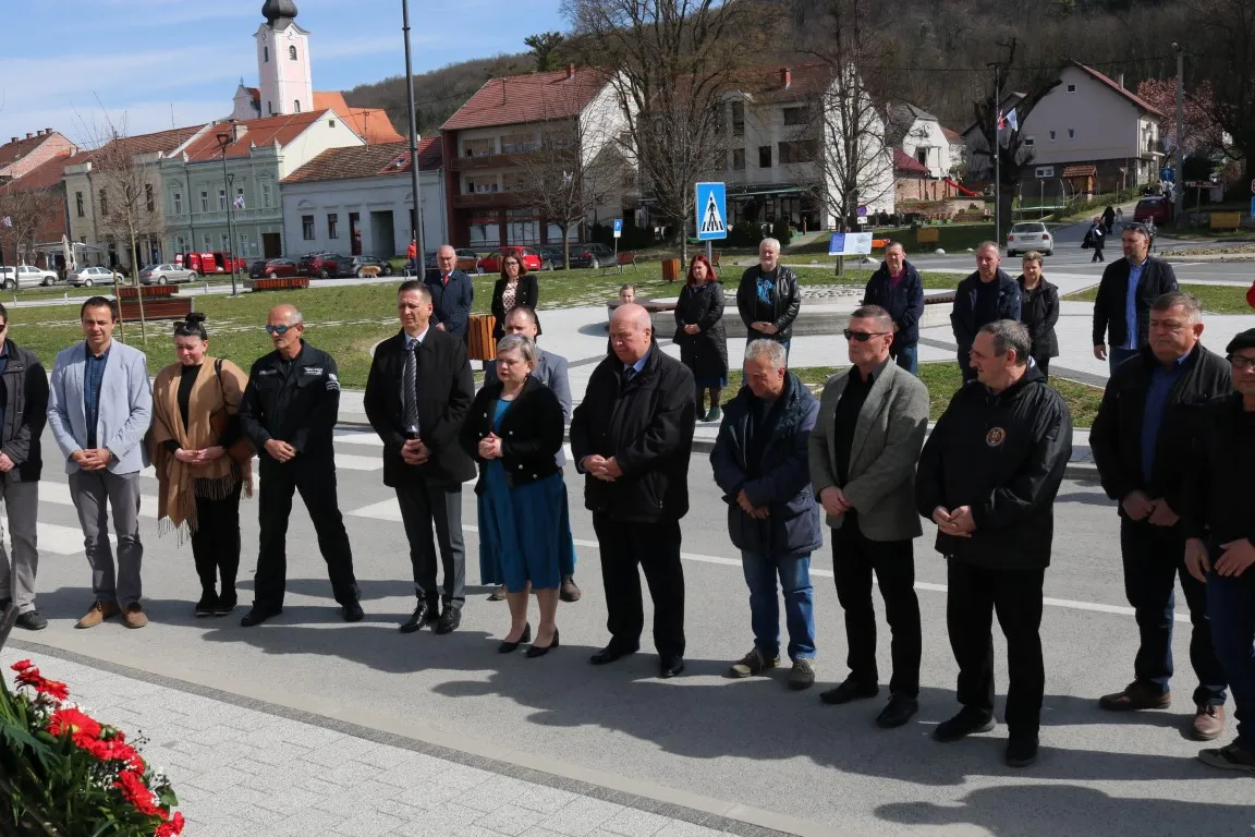 Fotografija uz članak „POLAGANJEM VIJENACA Obilježen Dan grada Pakraca i blagdan sv. Josipa“