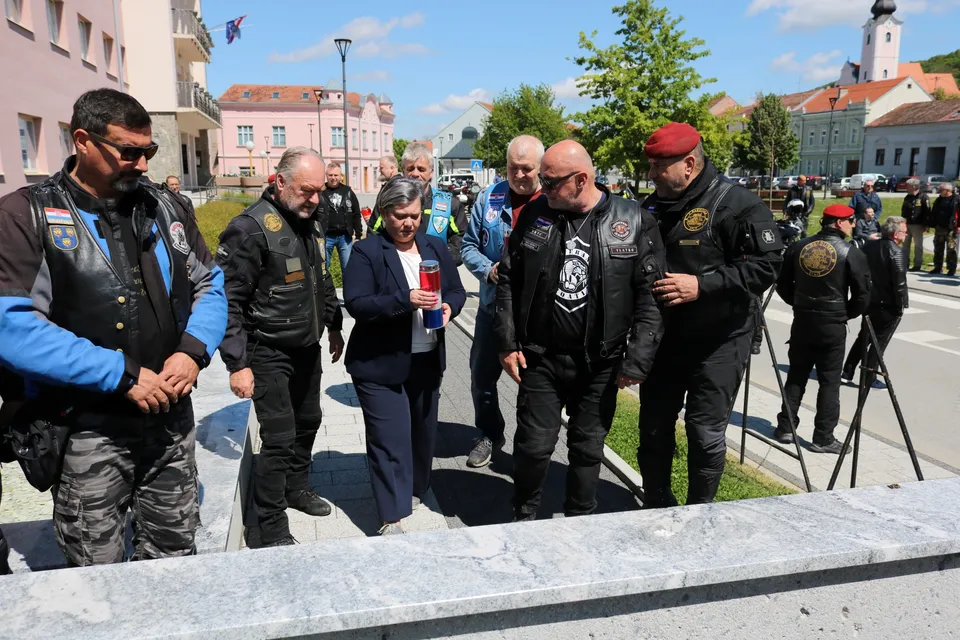 moto naslovna