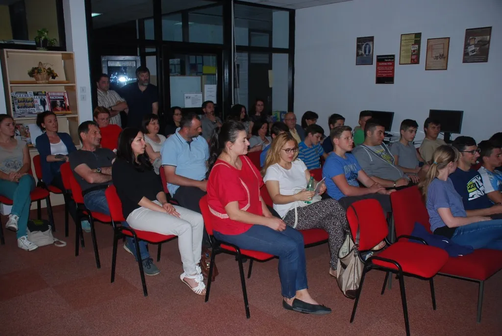 Fotografija uz članak „GRADSKA KNJIŽNICA PAKRAC: Projekcijom "Abecede" startao Multipak 2016“