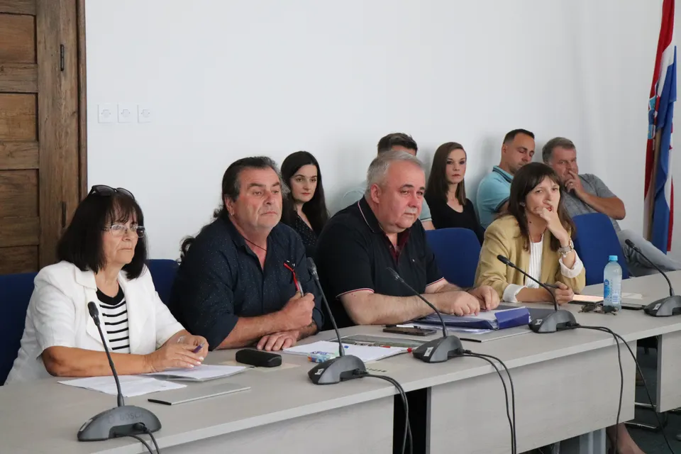 Fotografija uz članak „AKTUALNI SAT Gradonačelnik odgovarao na pitanja o prometu, investicijama i razvoju grada“