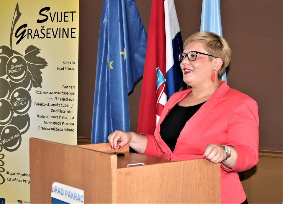 ANA GRAŠEVINA 1