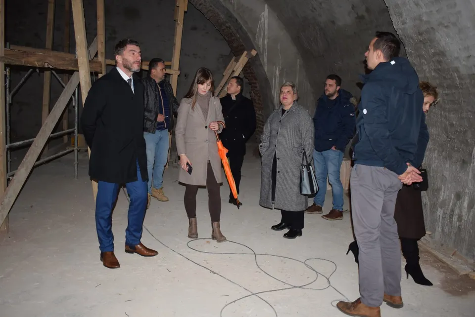 Fotografija uz članak „RADNI POSJET: D. Jelić i gradska delegacija obišli Spahijski i objekt Prve Zemaljske umobolnice“