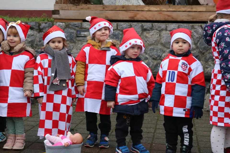 Fotografija uz članak „BOŽIĆNI SAJAM U PREKOPAKRI Zabavno predbožićno popodne“