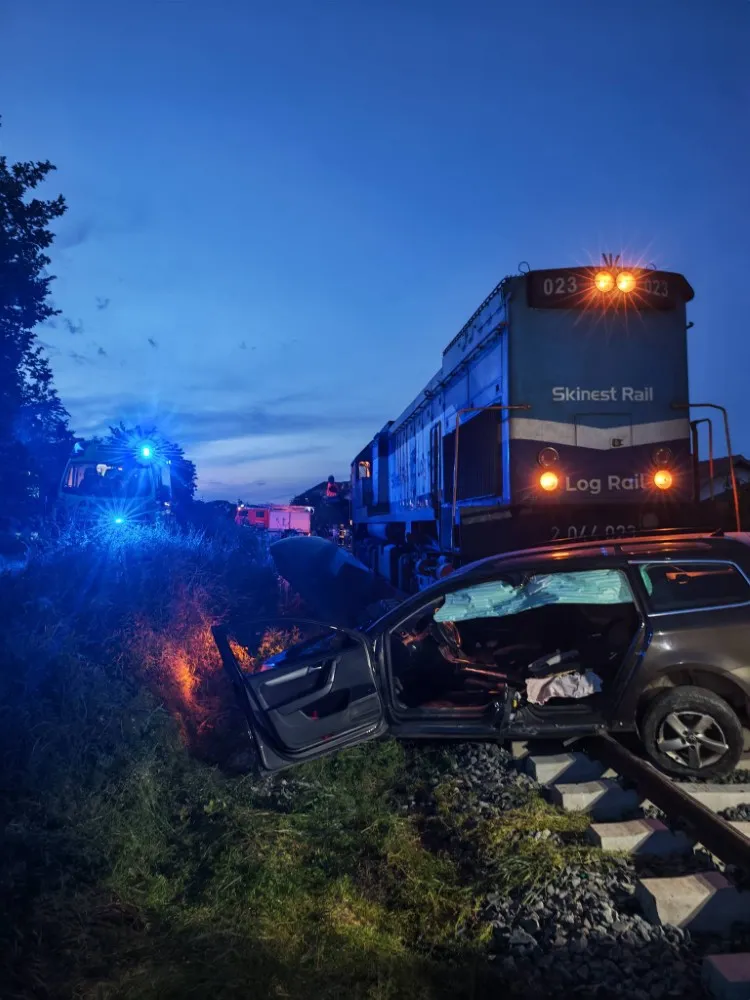 Fotografija uz članak „Teško ozlijeđena putnica u naletu vlaka na automobil u Prekopakri“