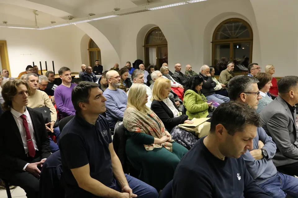 Fotografija uz članak „MUZEJ VOJNE I RATNE POVIJESTI Ratno zrakoplovstvo spasa u Noći muzeja“