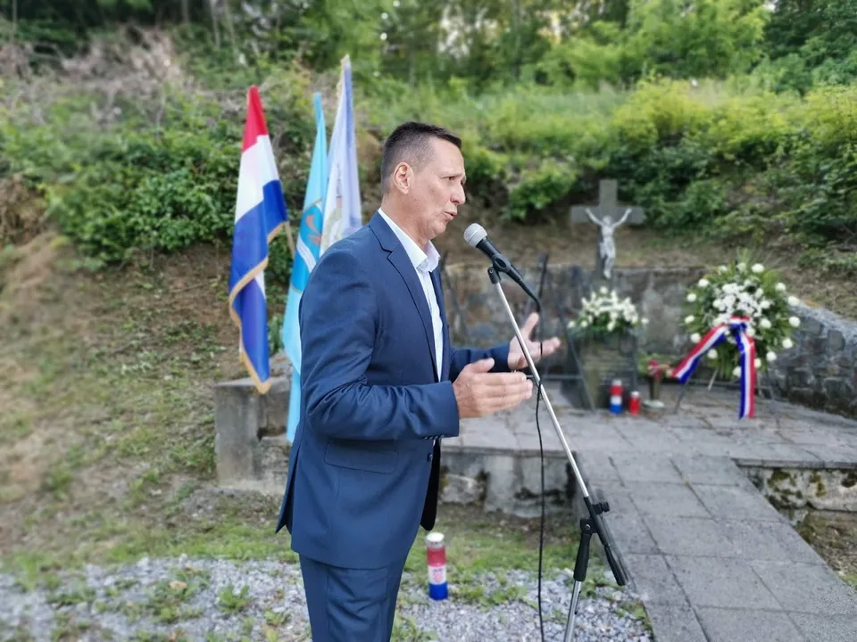 Fotografija uz članak „KOMEMORACIJA VLADI LAUČANU: 30. obljetnica mučkog ubojstva hrvatskog heroja“