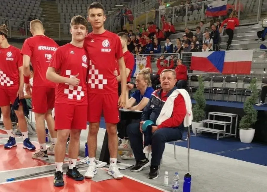 niko kalvi naslovna