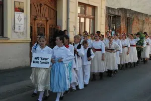 Fotografija uz članak „Ljepota narodnih nošnji na pakračkim ulicama“