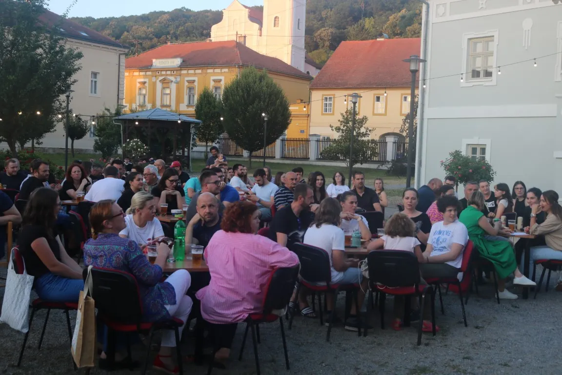pub kviz svi