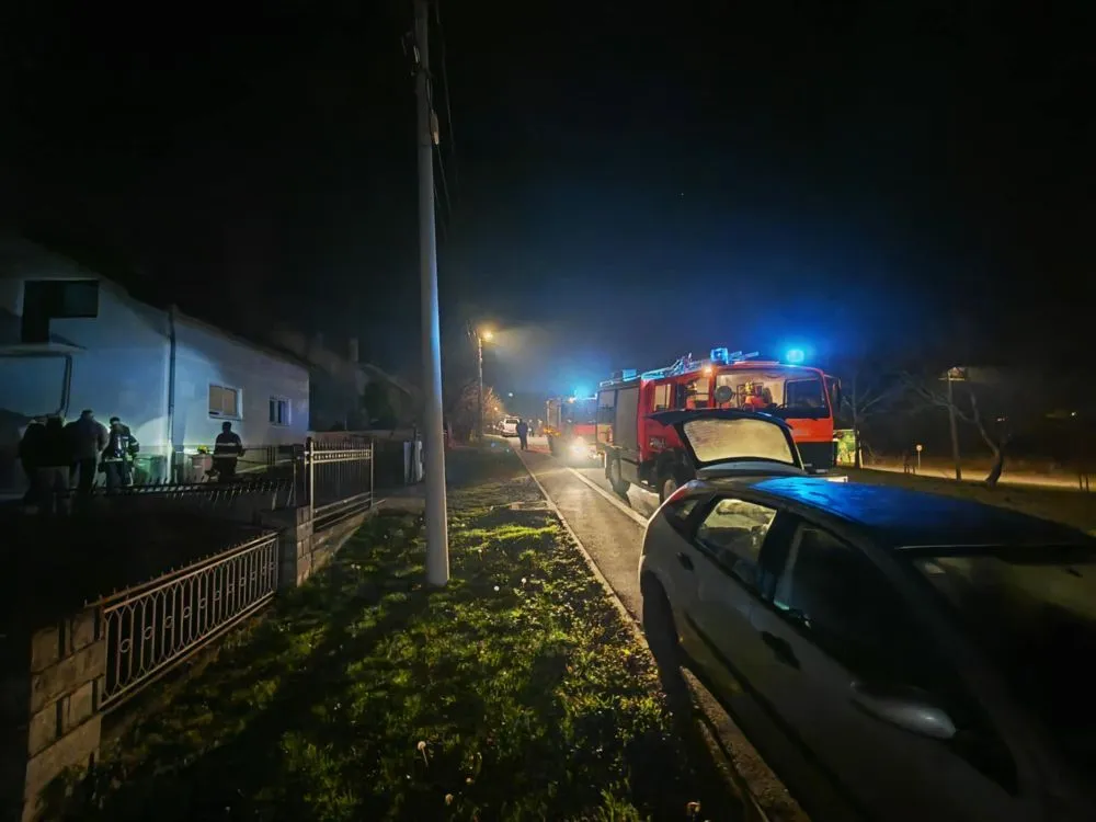 Fotografija uz članak „POŽAR U ALEJI KESTENOVA Brza reakcija vatrogasaca spriječila veću tragediju“