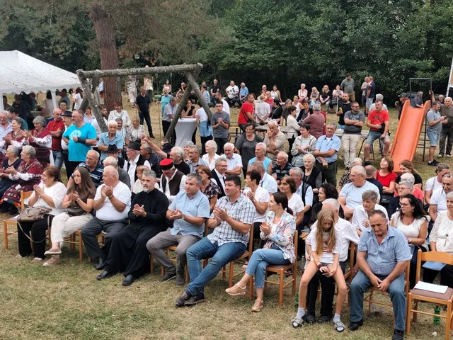 Fotografija uz članak „Pjesma koja povezuje krajeve i ljude - treći Susreti pjevačkih grupa u Gornjoj Šumetlici“